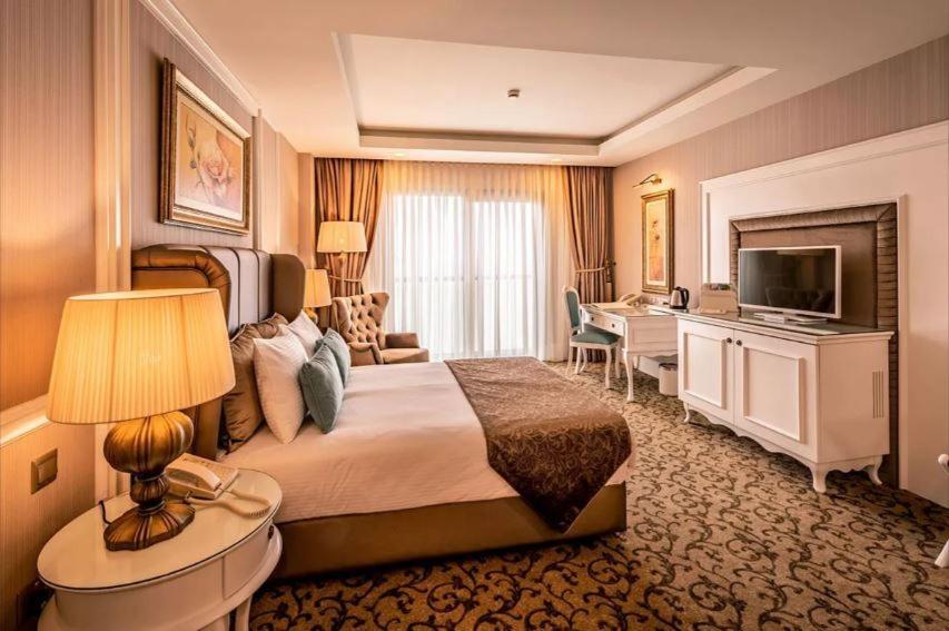 Vuni Palace Premium Hotel & Spa & Casino Beachfront Location ! Kyrenia  Exterior photo