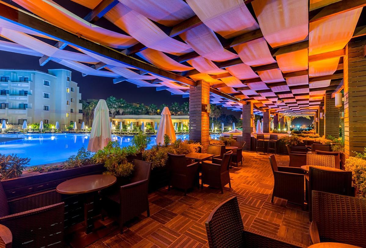 Vuni Palace Premium Hotel & Spa & Casino Beachfront Location ! Kyrenia  Exterior photo