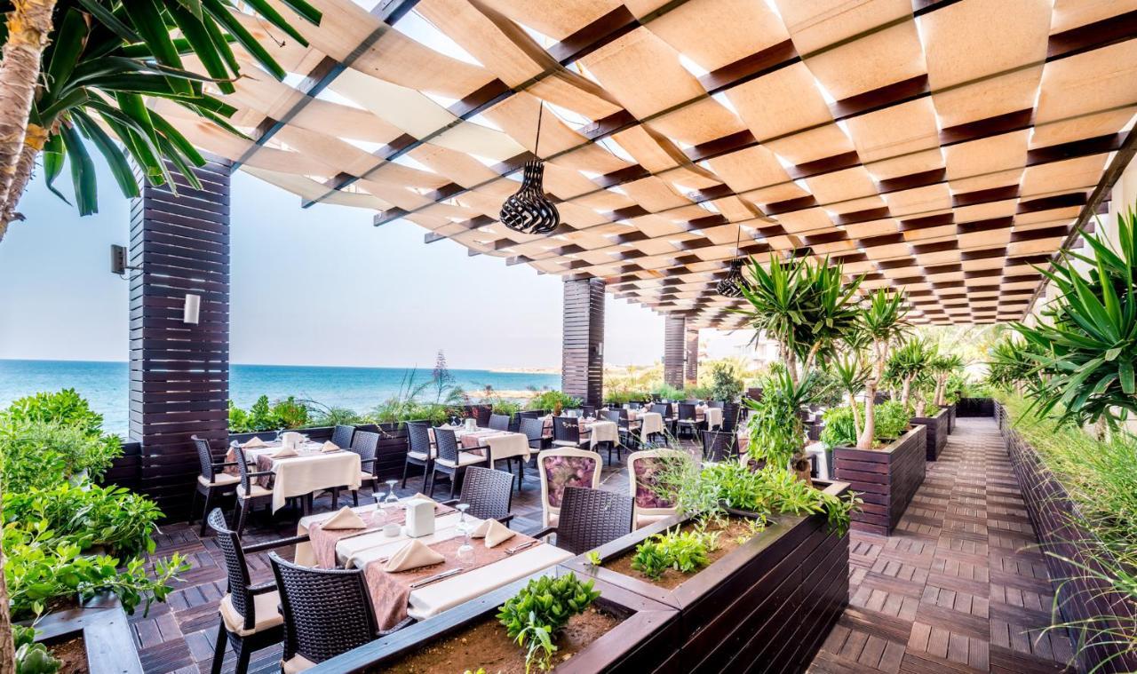 Vuni Palace Premium Hotel & Spa & Casino Beachfront Location ! Kyrenia  Exterior photo